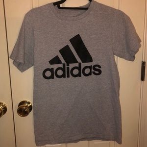 ❌SOLD❌ADIDAS T-SHIRT